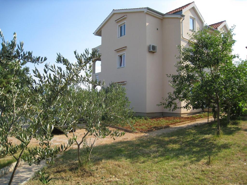 Apartments Skender Čižići Exteriör bild